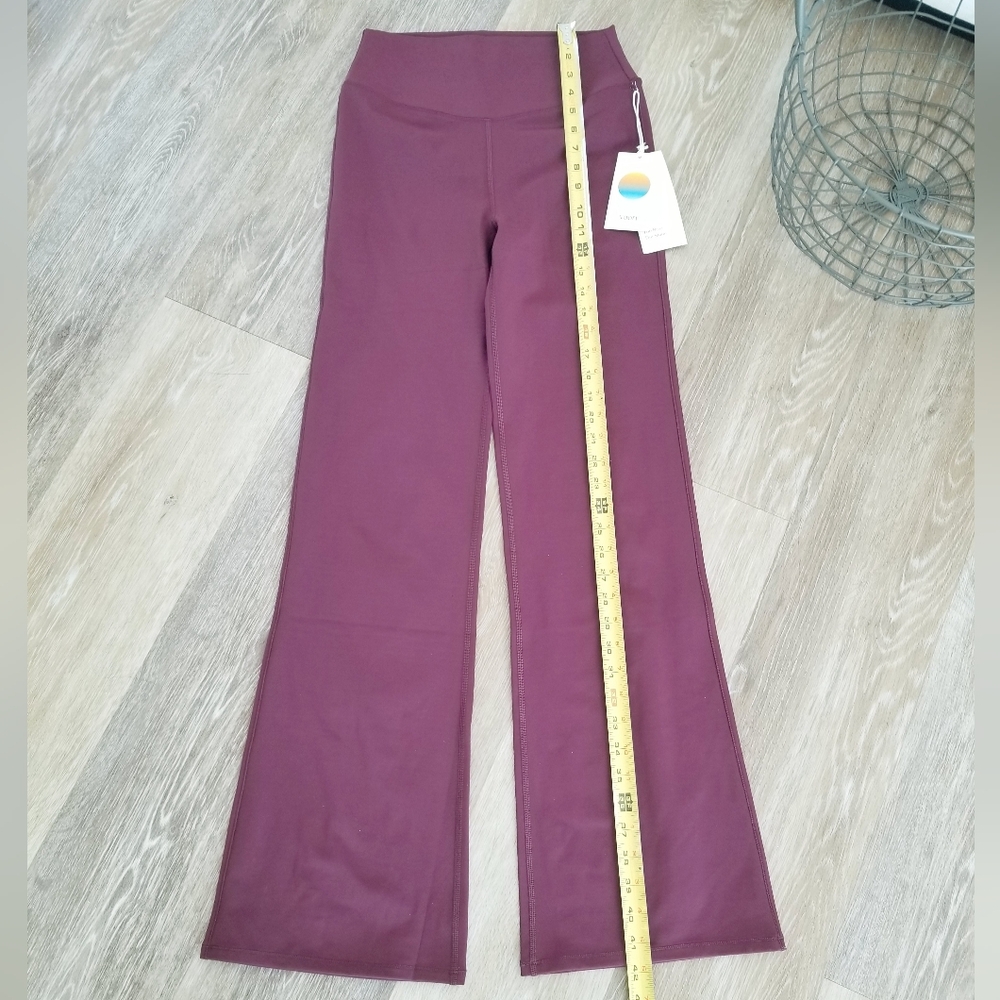 Vuori Chilled Out Bootcut Women's Performance Pants Leggings NWT Flare Yoga Gym - Picture 12 of 16